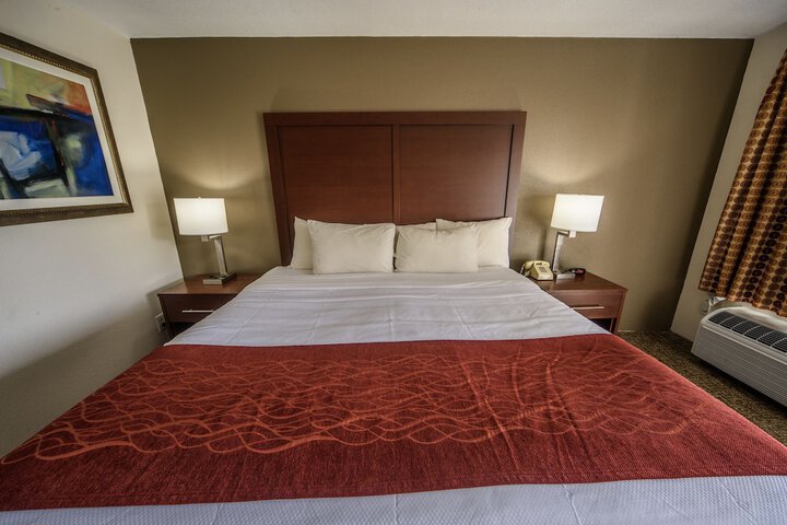 Room 32 of 41