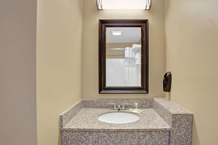 Super 8 by Wyndham Asbury Park