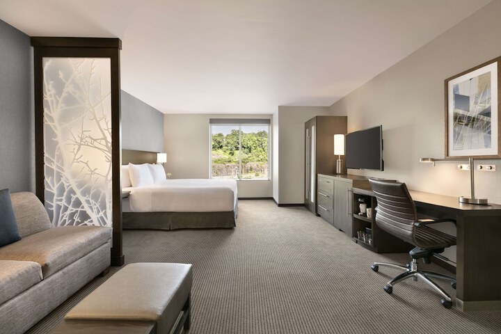 Room 12 of 40