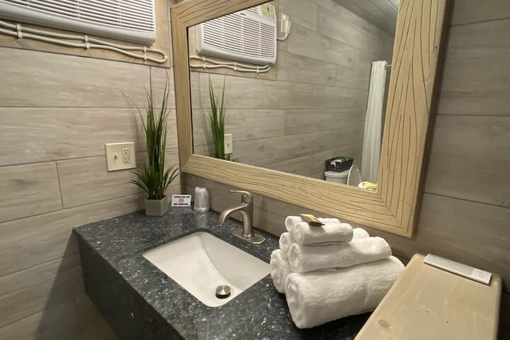 Room 10 of 22