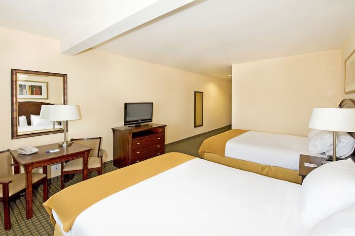 Holiday Inn Express & Suites Willcox by IHG