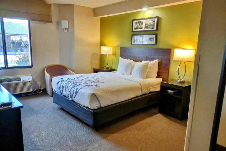 Room 20 of 26
