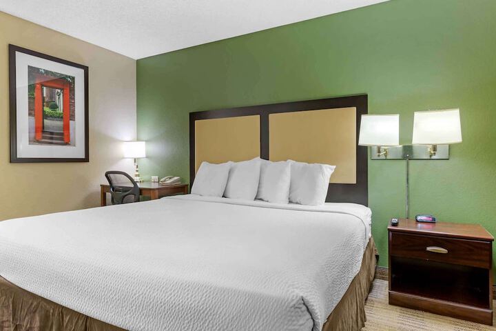 Room 15 of 27