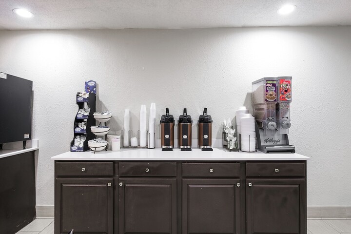 Breakfast/Coffee Service 45 of 46