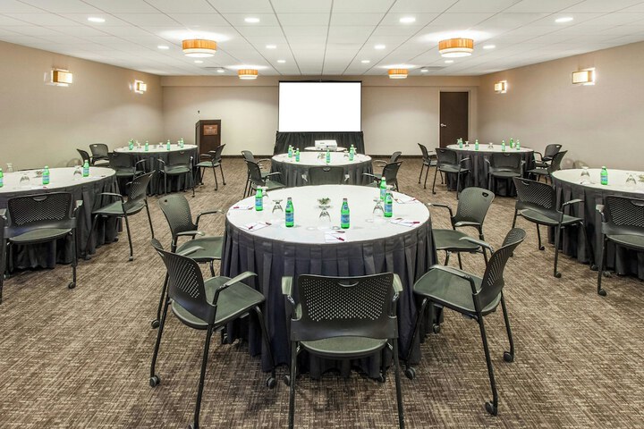 Crowne Plaza Chicago Ohare Hotel & Conf Center by IHG