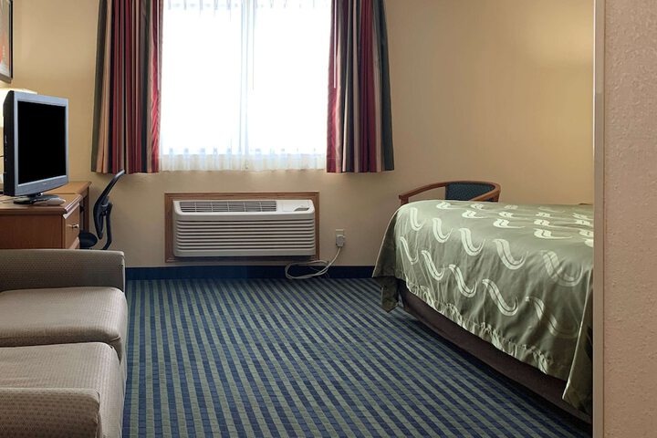 Room 43 of 59