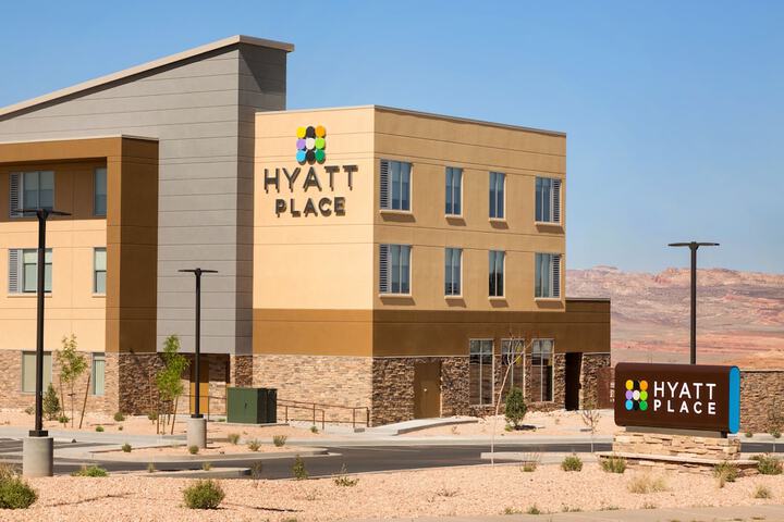 Hotel 4 of 64