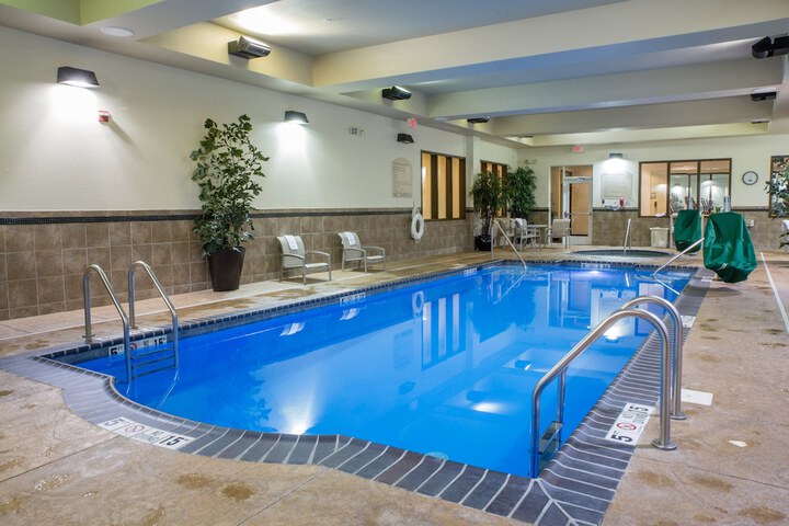 Holiday Inn Bloomington-Airport by IHG