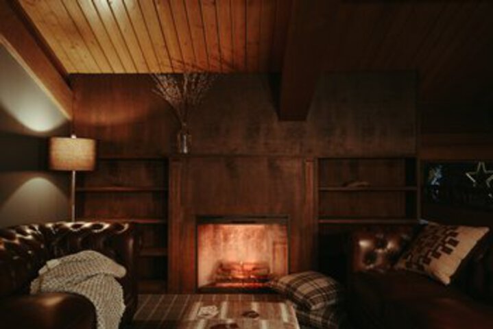 Lounge 90 of 109