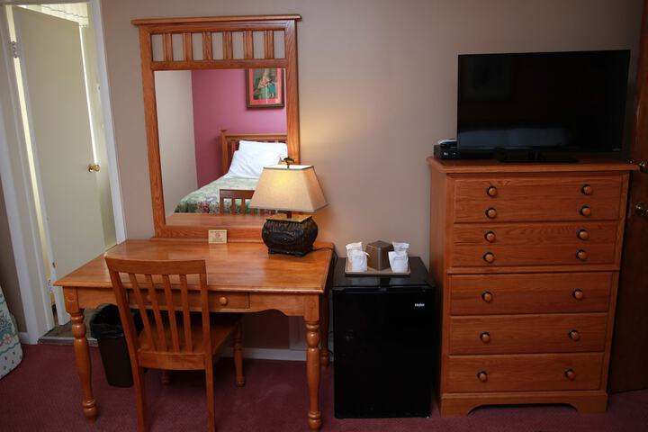 Room 27 of 37
