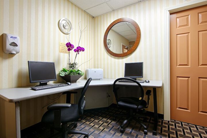 Business Center 45 of 45
