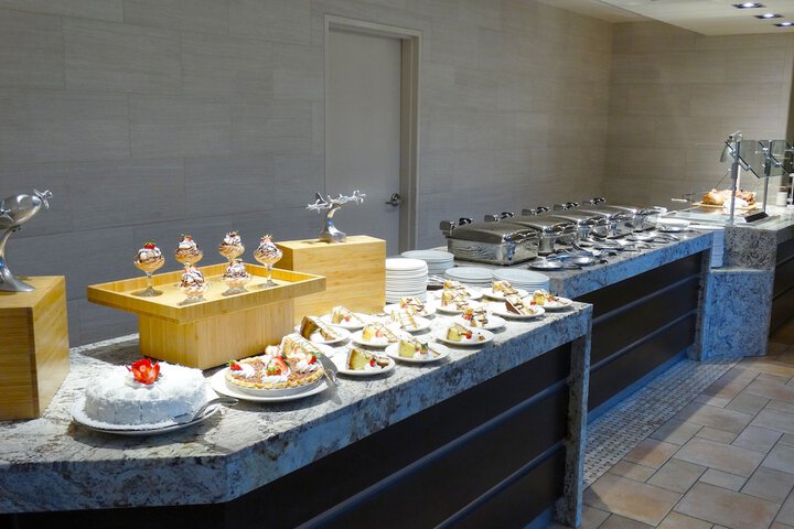 Dining 47 of 63
