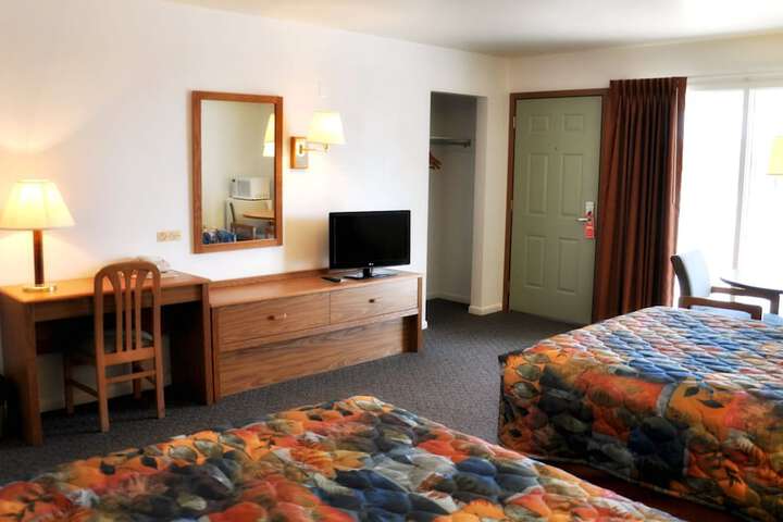 Trade Winds Motel