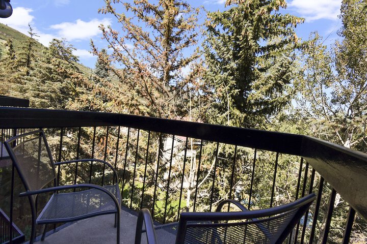 Terrace/Patio 33 of 34