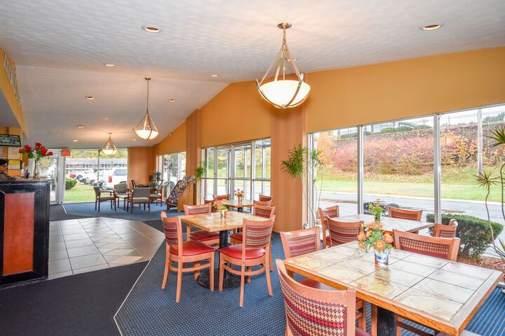 Monticello Inn Framingham
