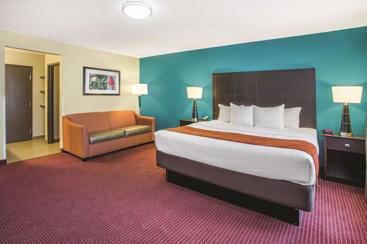 La Quinta Inn & Suites by Wyndham OFallon IL - St. Louis