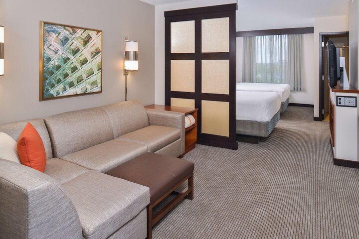 Room 19 of 33