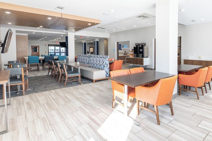 Holiday Inn Express Hotel & Suites ANDERSON NORTH by IHG