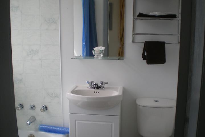 Room 27 of 46