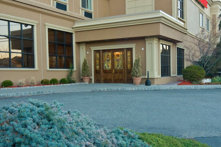 Meadowlands Plaza Hotel