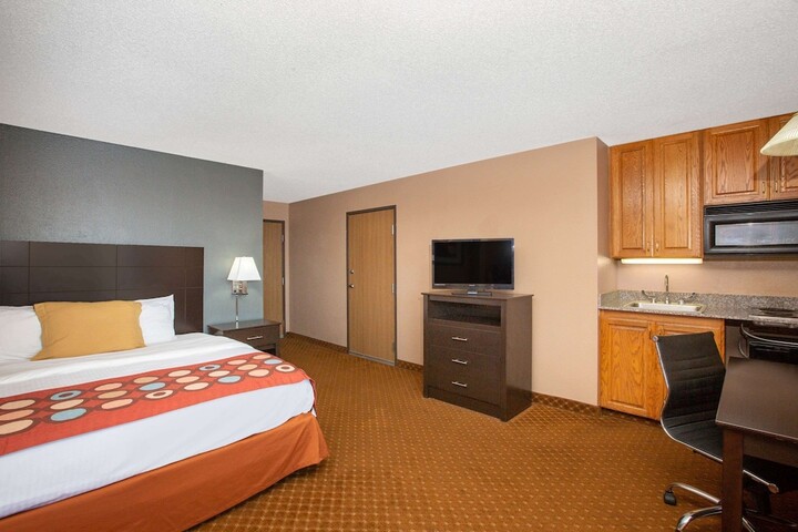 Room 12 of 25