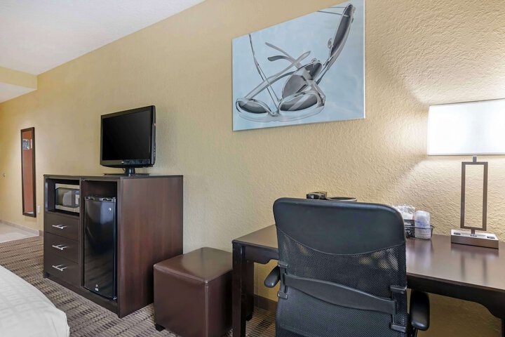 Room 9 of 30