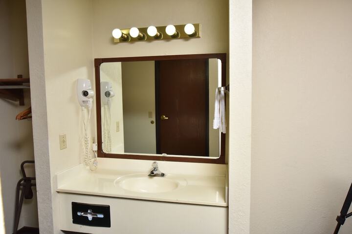 Room 26 of 47