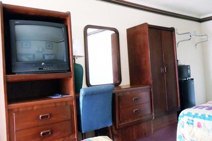 Antlers Budget Inn