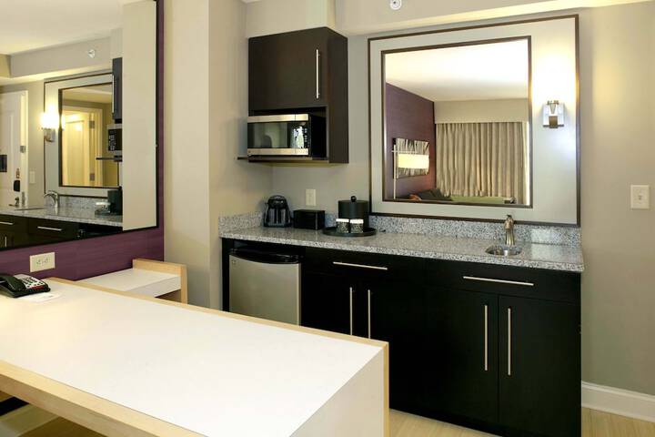 Room 42 of 101