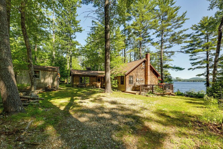 Waterfront Maine Vacation Rental w / Private Dock
