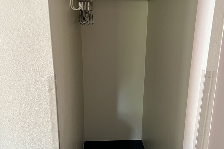 Room 371 of 443