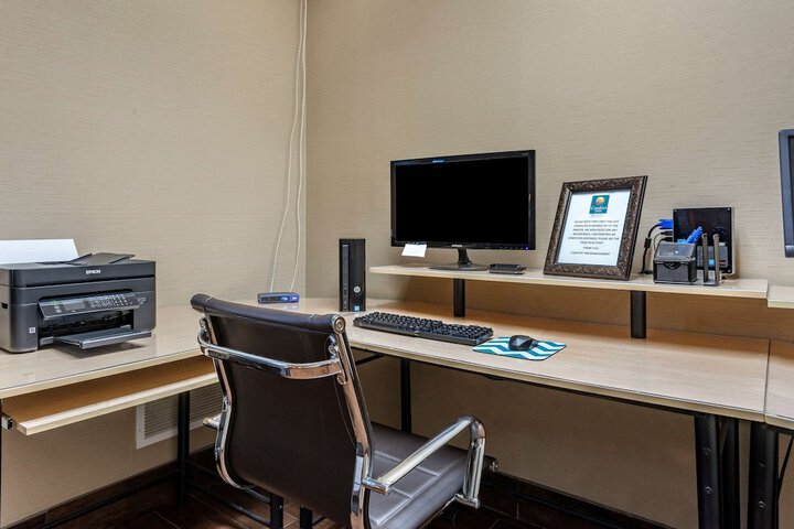 Business Center 58 of 59
