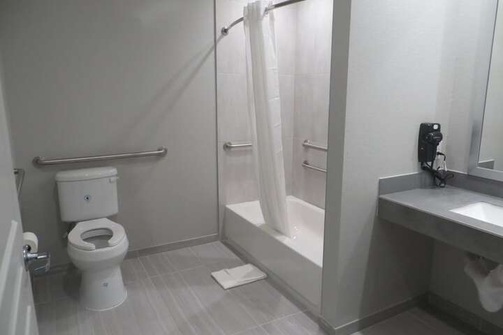 Room 18 of 33