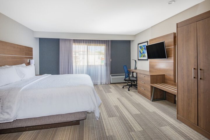 Room 11 of 42