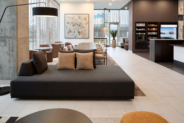 Courtyard by Marriott Montreal Laval