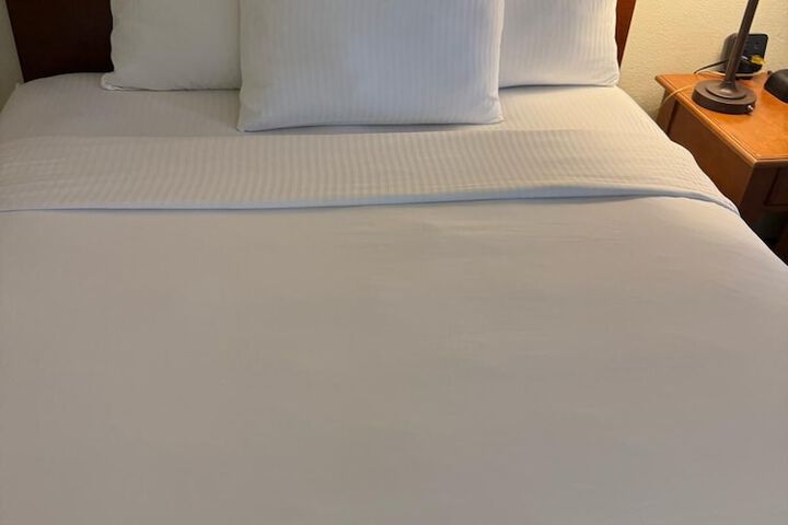 La Quinta Inn & Suites by Wyndham Stamford / New York City