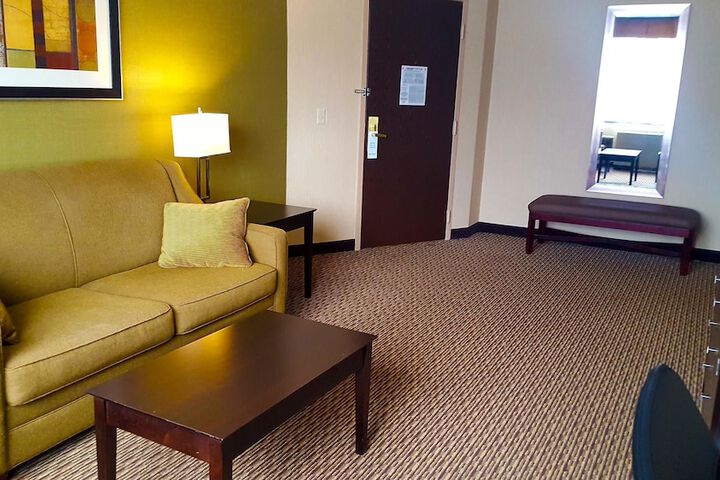 Room 13 of 22