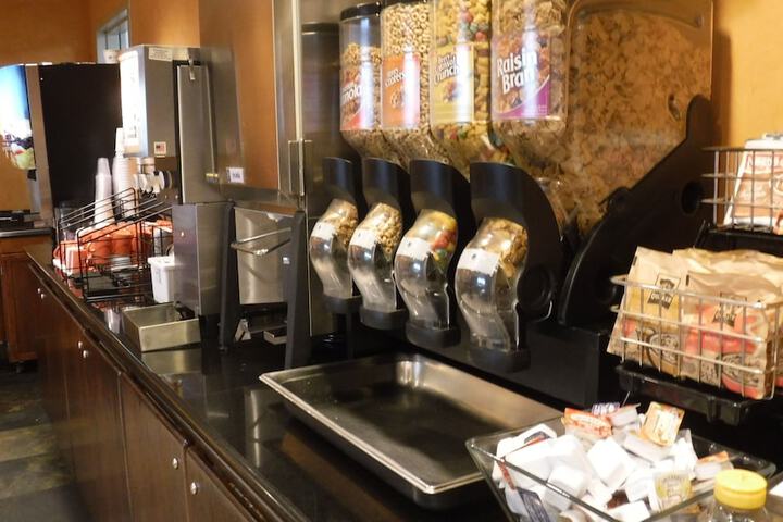 Breakfast/Coffee Service 26 of 35