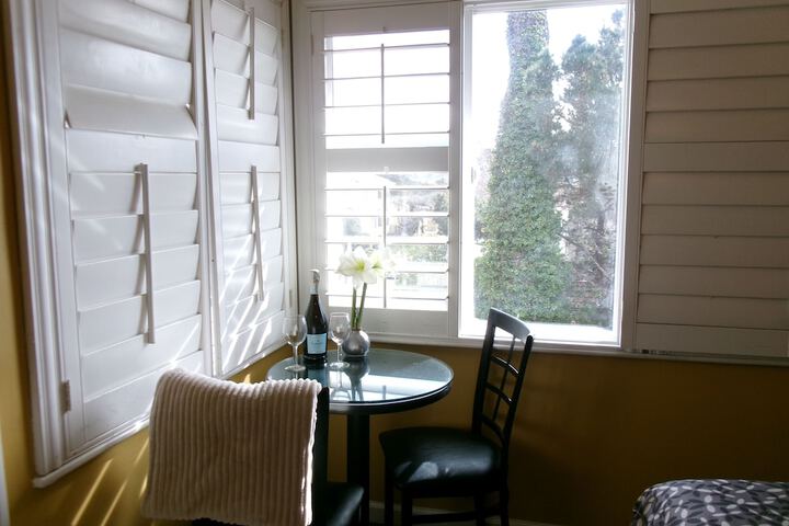 Room 13 of 32