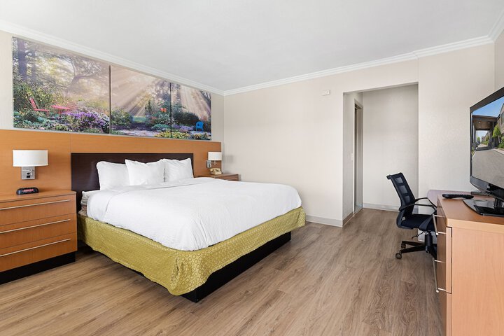 Room 7 of 13