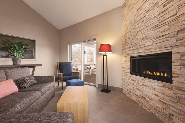 Country Inn & Suites by Radisson Northfield, MN