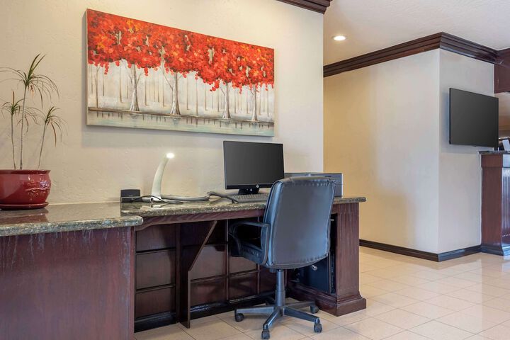 Business Center 40 of 40