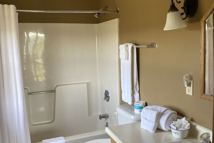 Room 225 of 294