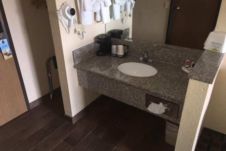 Room 19 of 41
