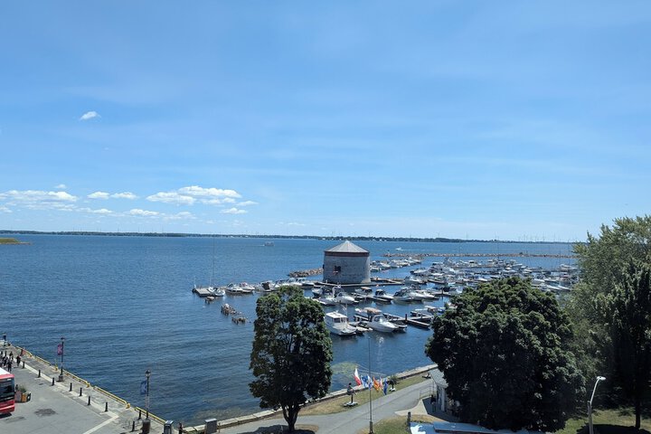 Confederation Place - Hotel