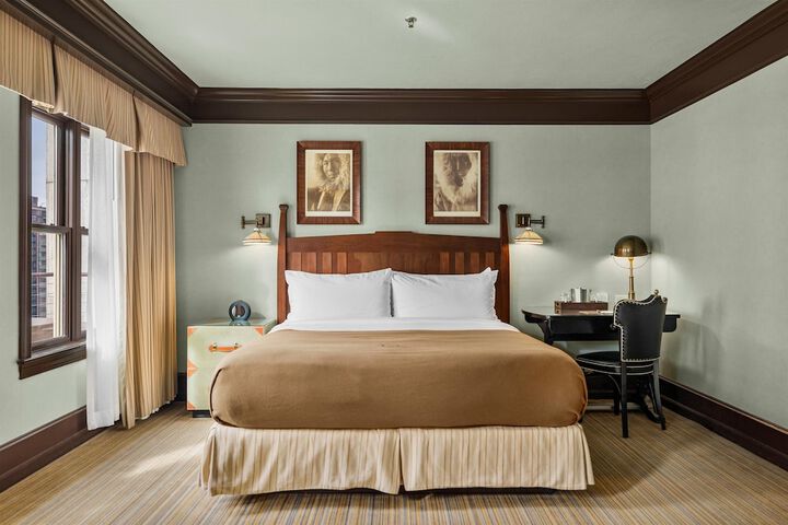 Room 41 of 77
