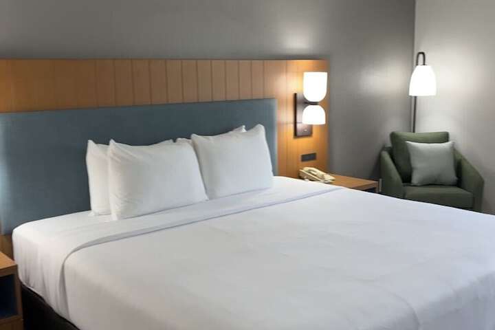 Room 17 of 22