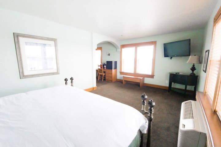 Room 79 of 132