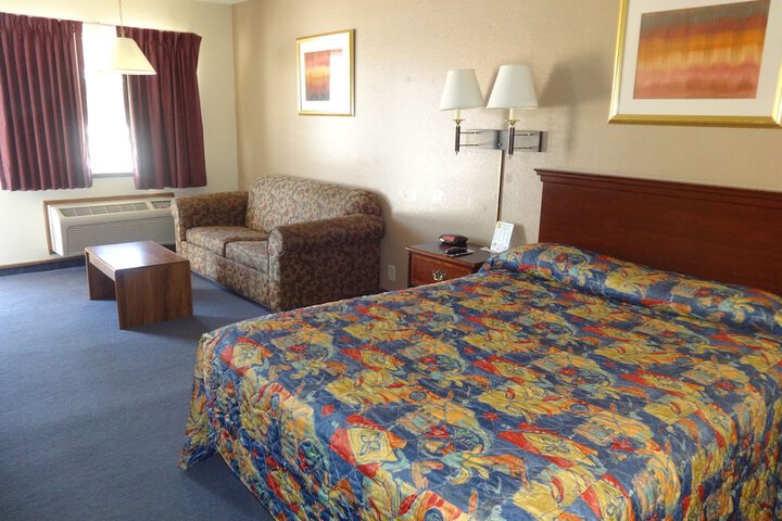 Room 8 of 18