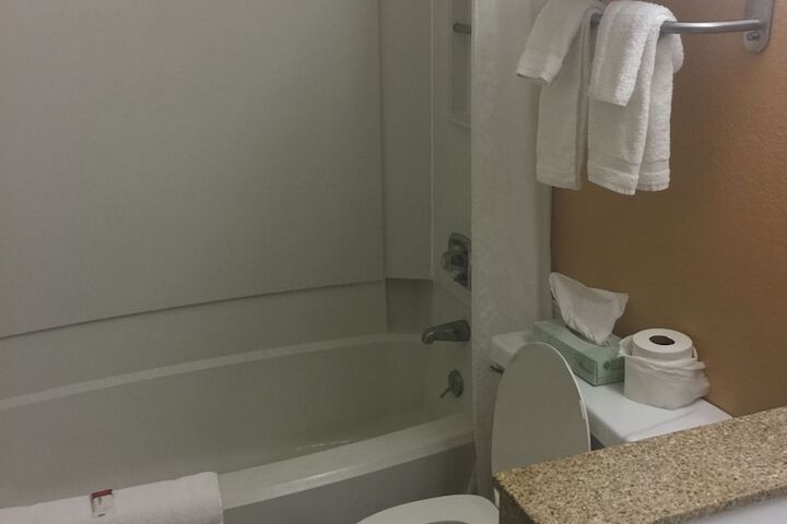 Room 4 of 26